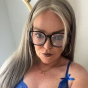 Curvy_AliceNi