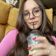 Eva-brunette
