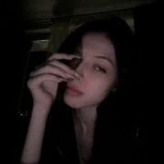 Molly_Mora