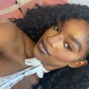 Zizi_Campbel