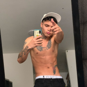 adam_hott77