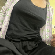 hot-pari143