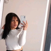 Lucia_valdiri
