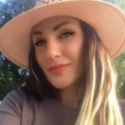 DAkotaHot77