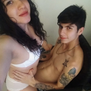 Couple_hot3