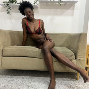 Leyla_taylor