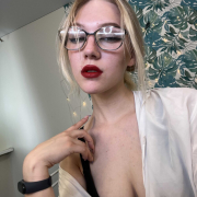 mia_flo