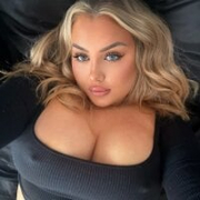 CurvyCassy22X
