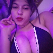 mia_hot72