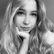 AleinaRoberts