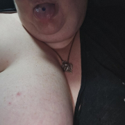 lovebigboobskrys