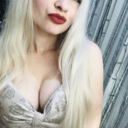 Christine_Blond