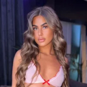 Nikola_Olivia