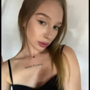 BlondeeKitty77