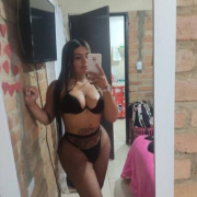 Mia_Hot33
