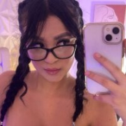 Chloe-Bell