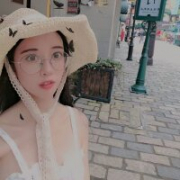 Bella__