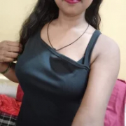 Sexy-Zeenat