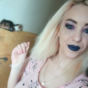 CarlyDarvinx