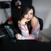 Scarlett_thompson_