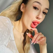 ToxicDollKiss