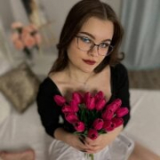ShyEmma_