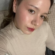 Laura_Bennett