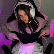 molli_white_