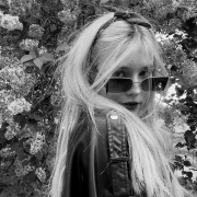 Mia_Levie