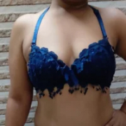 Curvy_Anushka