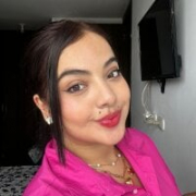 CurvyLia_