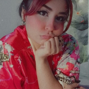 Lucy_Peaches