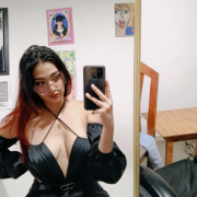 Nia_Roberts_