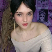 Scarlet_velve