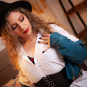 Eva_curly1