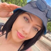 Zoe_Bakerr