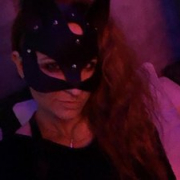 miss-redhead